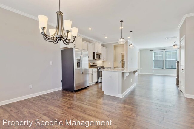 Building Photo - 3 br, 2.5 bath House - 150 Etteinne Garden...