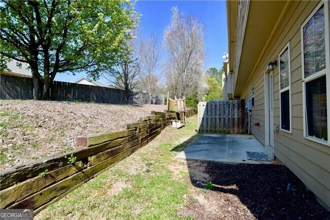 Building Photo - 2150 Waterford Park Dr