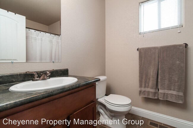 Building Photo - 3 br, 2 bath House - 3536 Gunsmoke Road