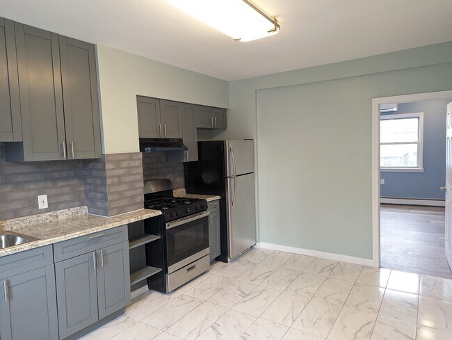 Foto del edificio - 211 Beacon Ave