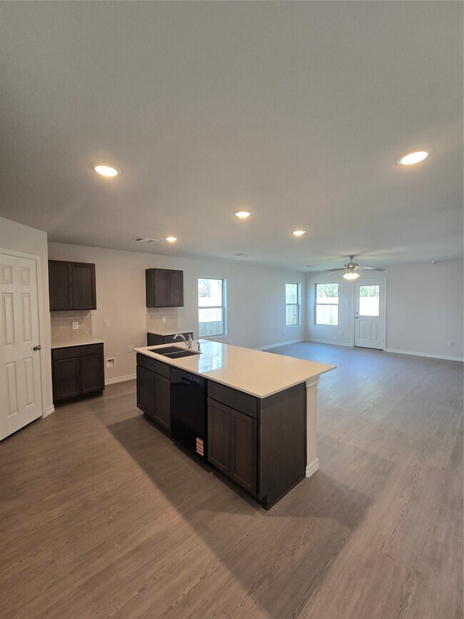 Building Photo - 608 Yupon St