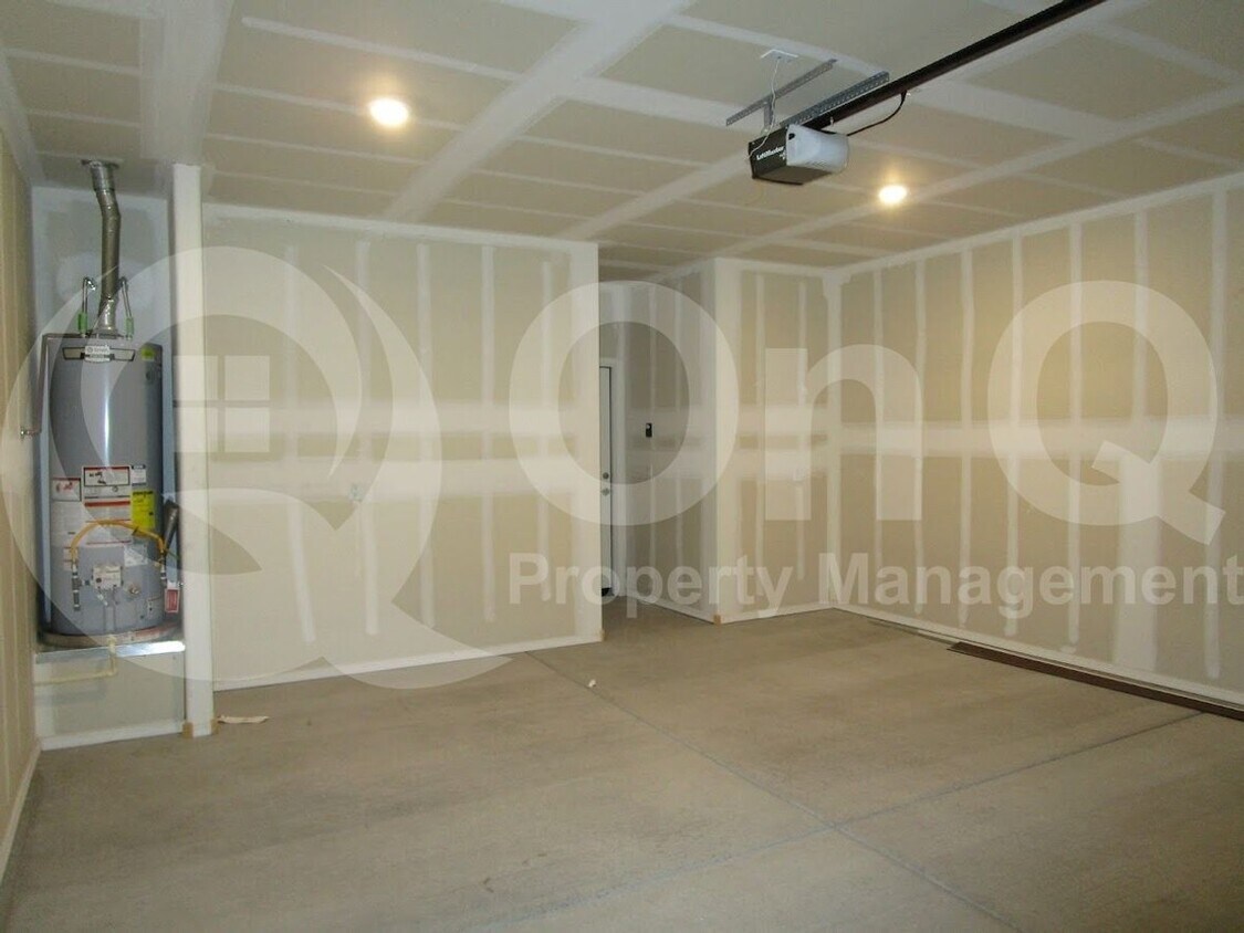 Foto principal - 7845 S New Strike Way