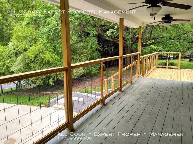Building Photo - Great 3 bedroom 2 bath home in Lake Commun...
