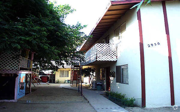 Foto del edificio - 2950 E Nevada Ave