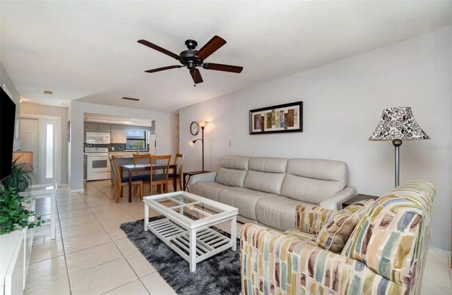 Foto del edificio - 1423 Mediterranean Dr