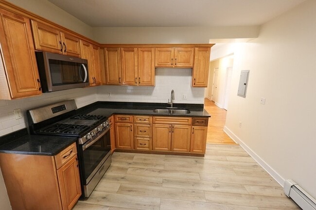 Photo - 27 Fessenden St Apartment