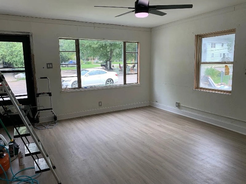 Building Photo - 408 Academy St E