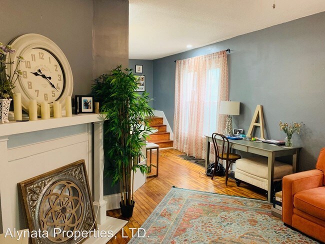 Building Photo - 363-365 E Gates St