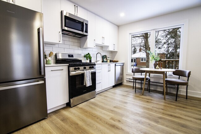 Photo du bâtiment - 142 Young St