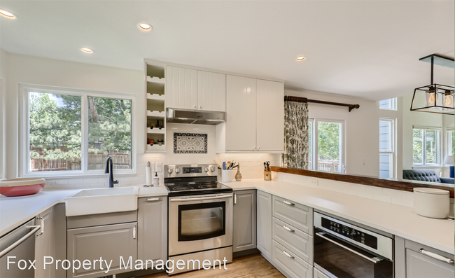 Building Photo - 4 br, 3.5 bath House - 486 Grouse Court