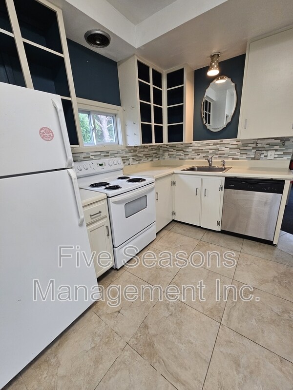 Building Photo - 55 Greene St