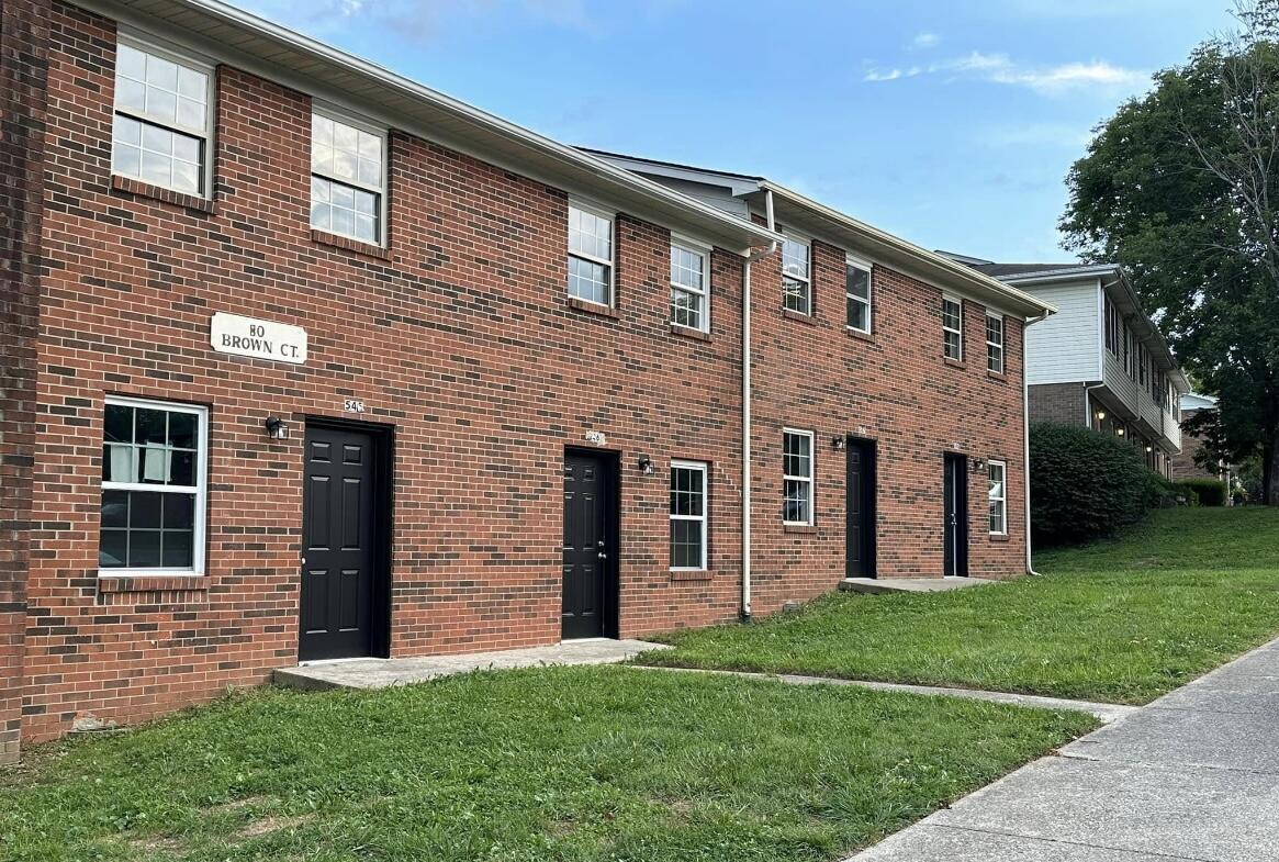 Primary Photo - 80 Brown St