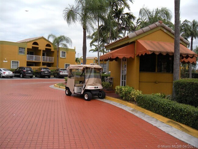 Foto del edificio - 9731 Fontainebleau Blvd