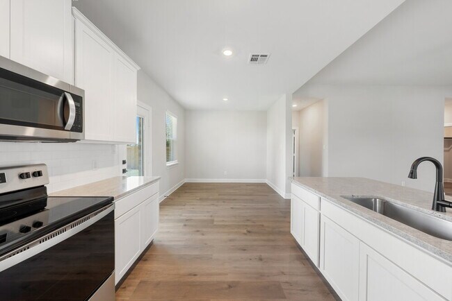 Foto del edificio - 312 Live Oak Ln