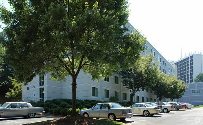 Building Photo - Capital Towers