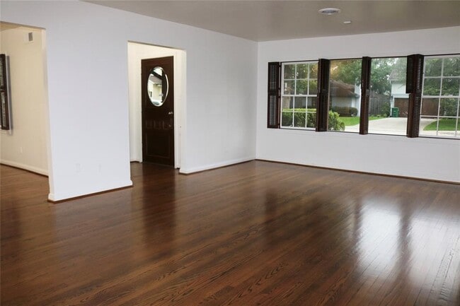 Building Photo - 4047 Merrick St