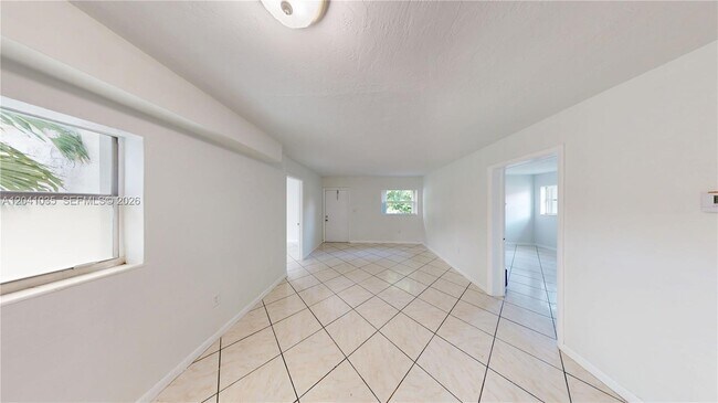 Foto del edificio - 6811 SW 16th St