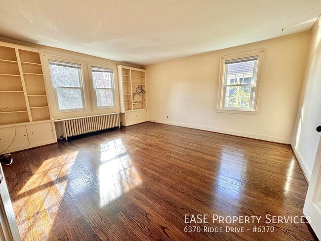 Building Photo - 6370 Ridge Dr