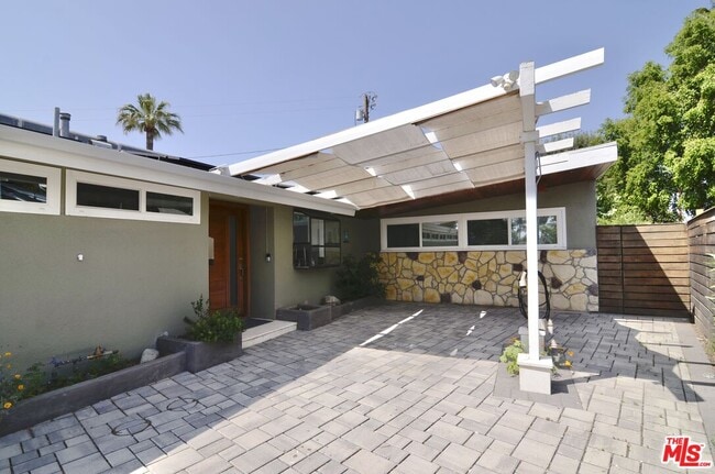Building Photo - 9342 Debra Ave