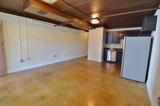 Building Photo - 310 Blount St