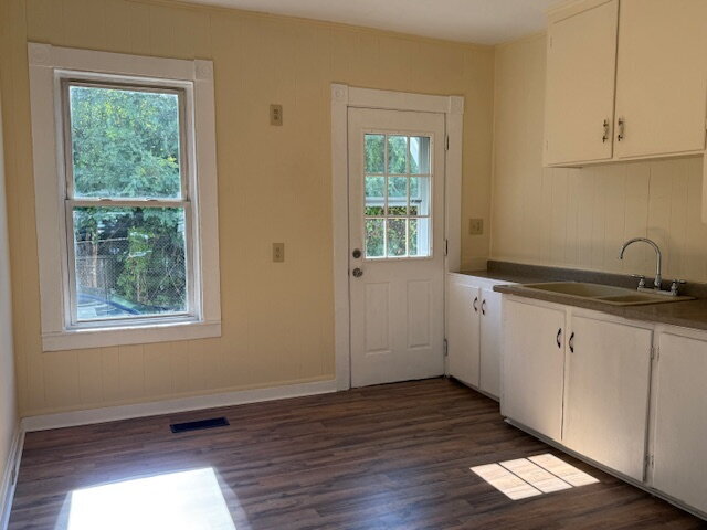 Foto del edificio - Newly Updated!! 3 Bed, 1 Bath Apartment in...