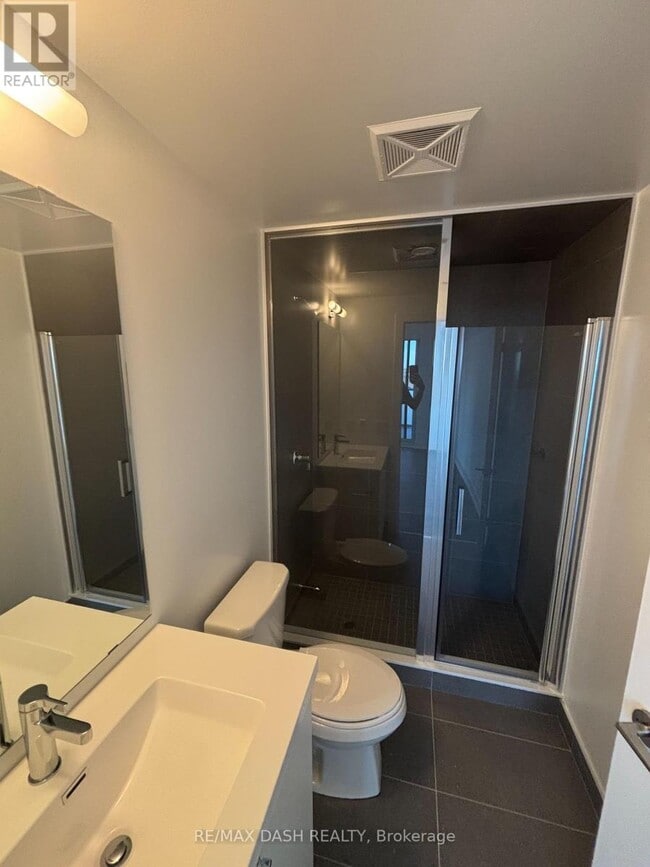 Photo du bâtiment - 2545-2545 Simcoe St N