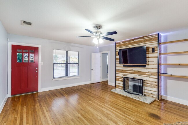 Building Photo - 223 Kayton Ave