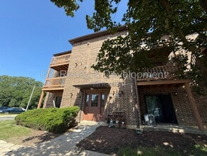 Building Photo - 2250 Abbeywood Dr