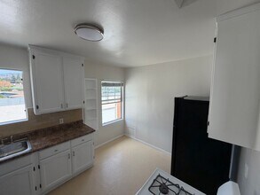 Building Photo - 5458 Kinston Ave