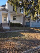 Building Photo - 812 W McClure Ave