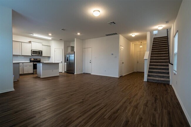 Building Photo - 317 Bronco Billy Dr