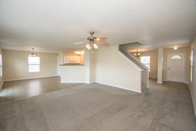 Building Photo - 862 Streamside Dr