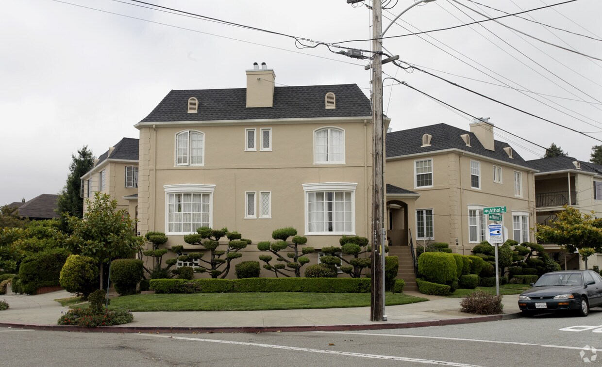 Primary Photo - 151-155 Athol Ave