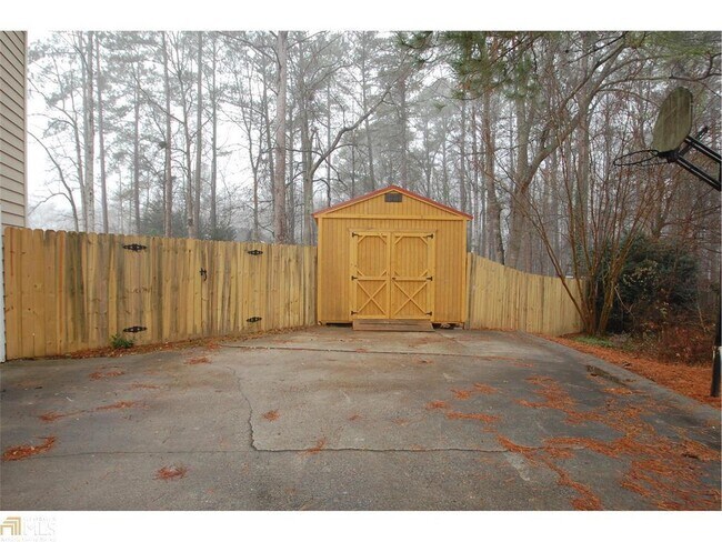 Building Photo - WOW! Renovated 4 bedroom, 2.5 bath home in...