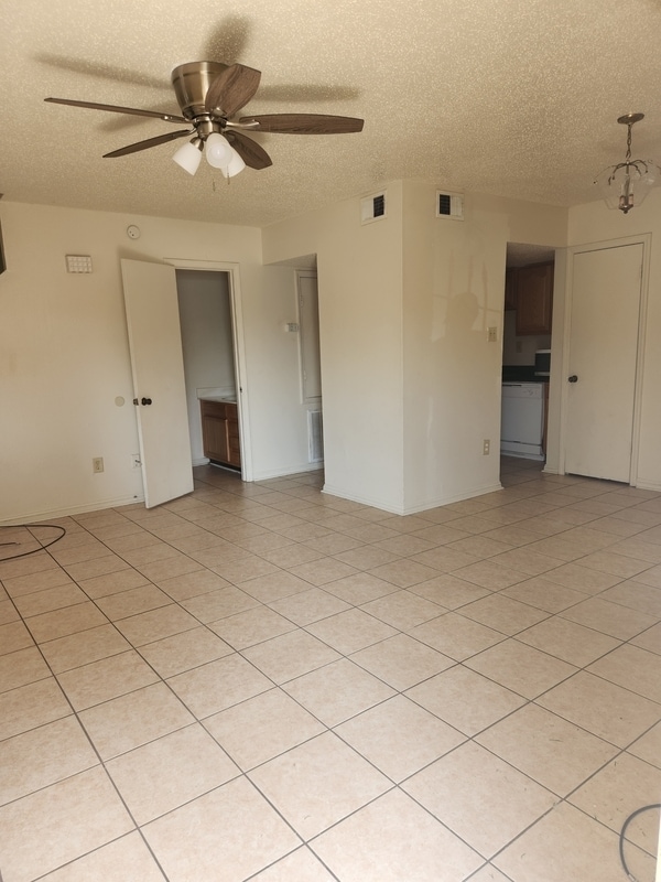 Foto principal - 1629 Cooper Rd