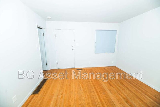 Building Photo - 3025 Yolo Ave