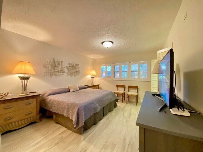 Foto del edificio - 3800 Oaks Clubhouse Dr