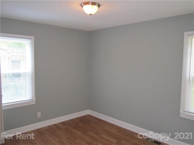 Building Photo - 2660 Barringer Dr