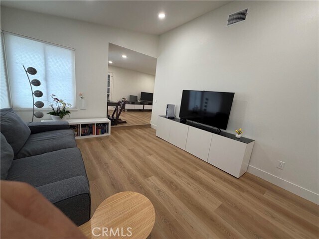Foto del edificio - 2115 Baywood Dr