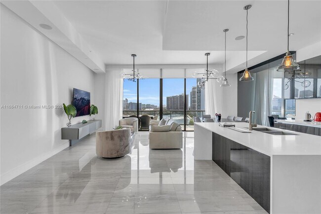 Foto del edificio - 3300 NE 188th St
