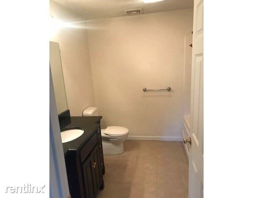 Building Photo - 117 Tamarack Ln