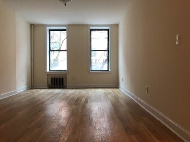 Primary Photo - 306 W 18th St