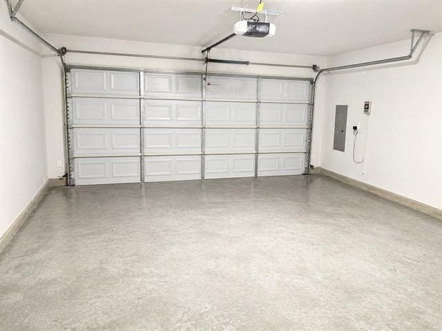 Building Photo - 2101 Wildwood Dr