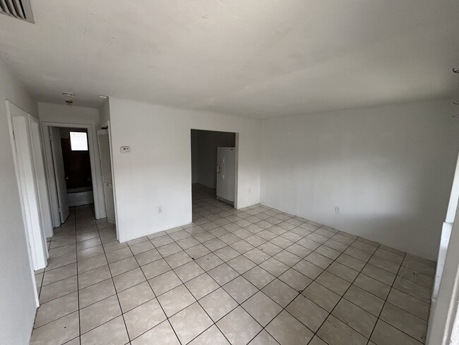 Foto del edificio - 1413 NW 8th Ave