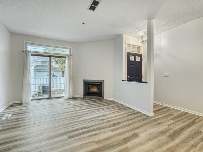Foto del edificio - 8432 Cortland Rd
