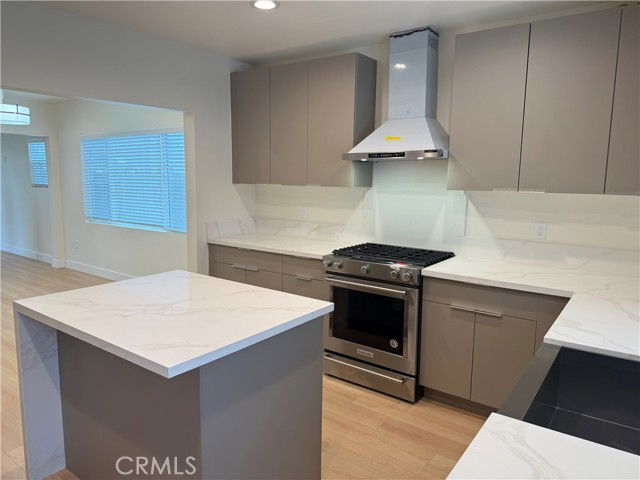 Foto del edificio - 1070 N Vinedo Ave