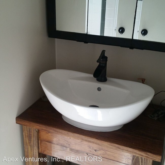 Foto del edificio - 217 Oak Dr