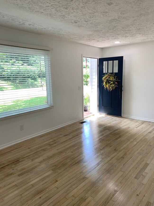 Foto del edificio - 2334 Johnson Ferry Rd NE