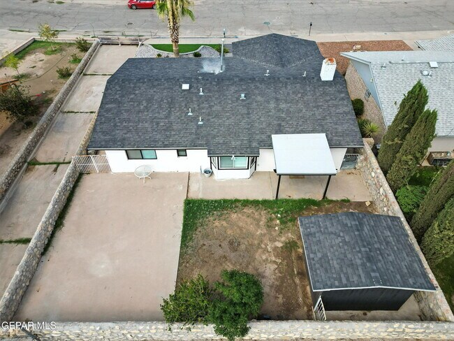 Foto del edificio - 329 Sereno Dr