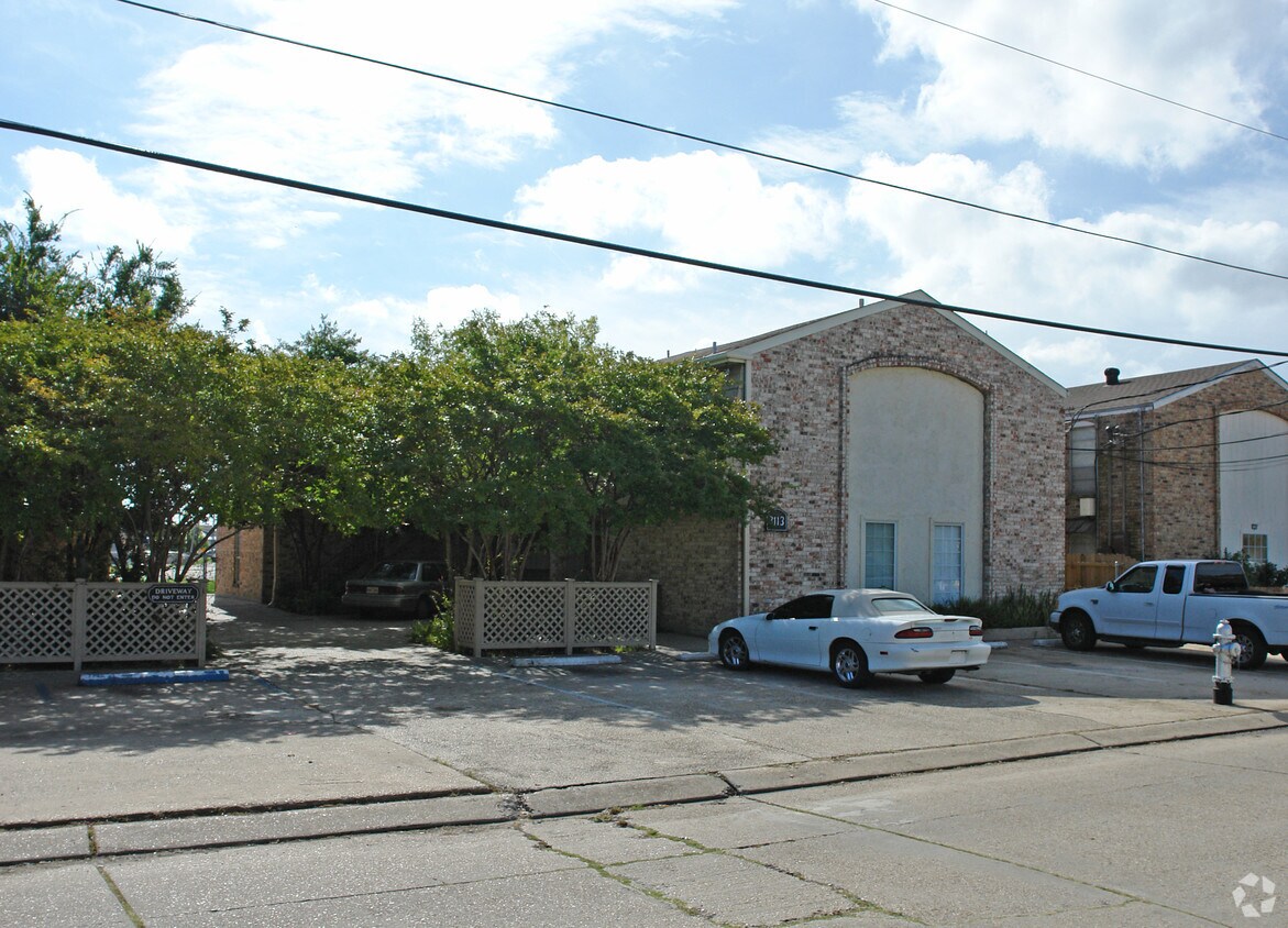Primary Photo - 3113 Eldorado St